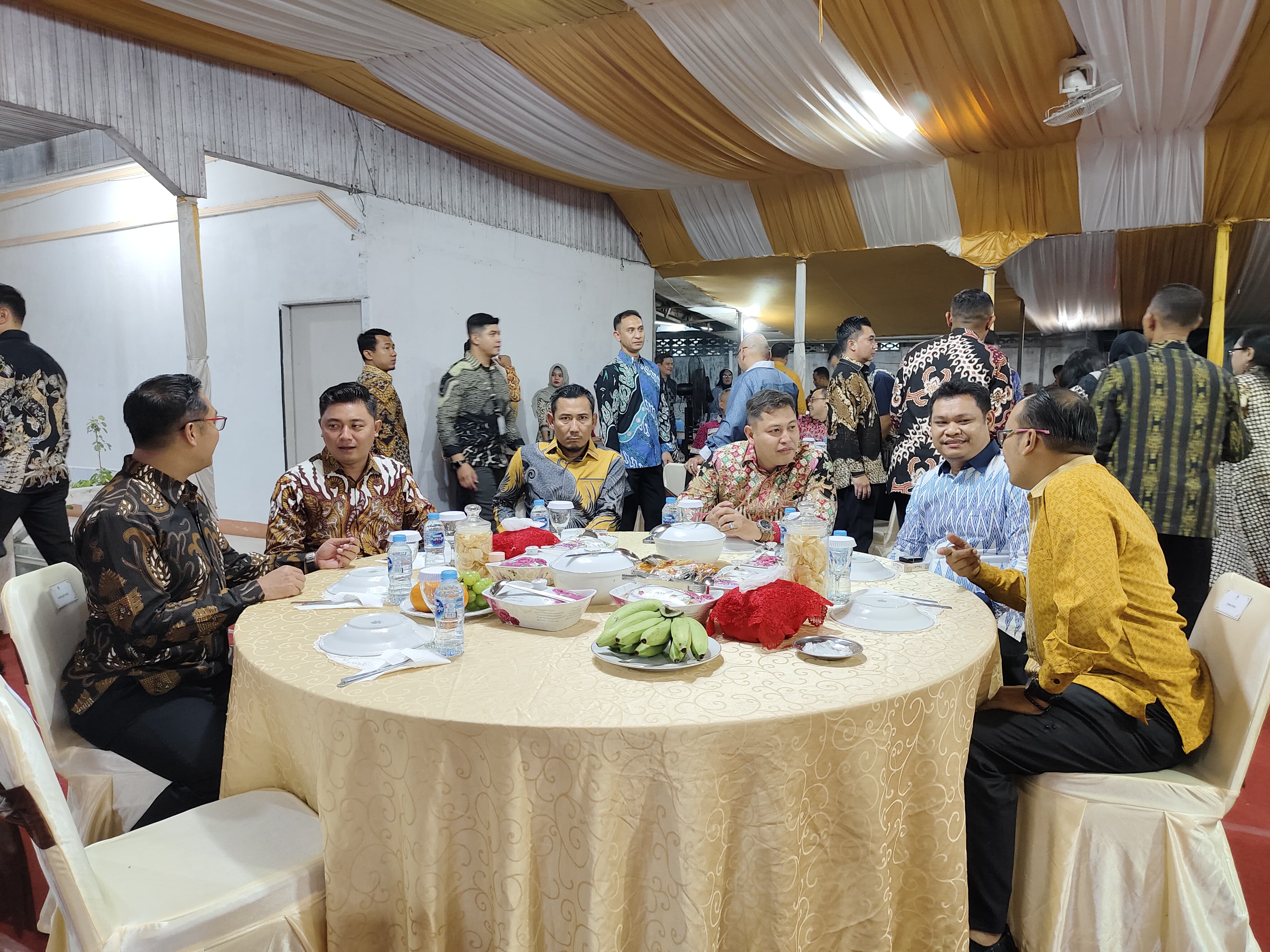 KETUA DPRD KABUPATEN KAYONG UTARA H. SURYA ADITYA, S.H.,M.Pd. MENGHADIRI ACARA LEPAS SAMBUT KOMANDAN KODIM 1203/KETAPANG