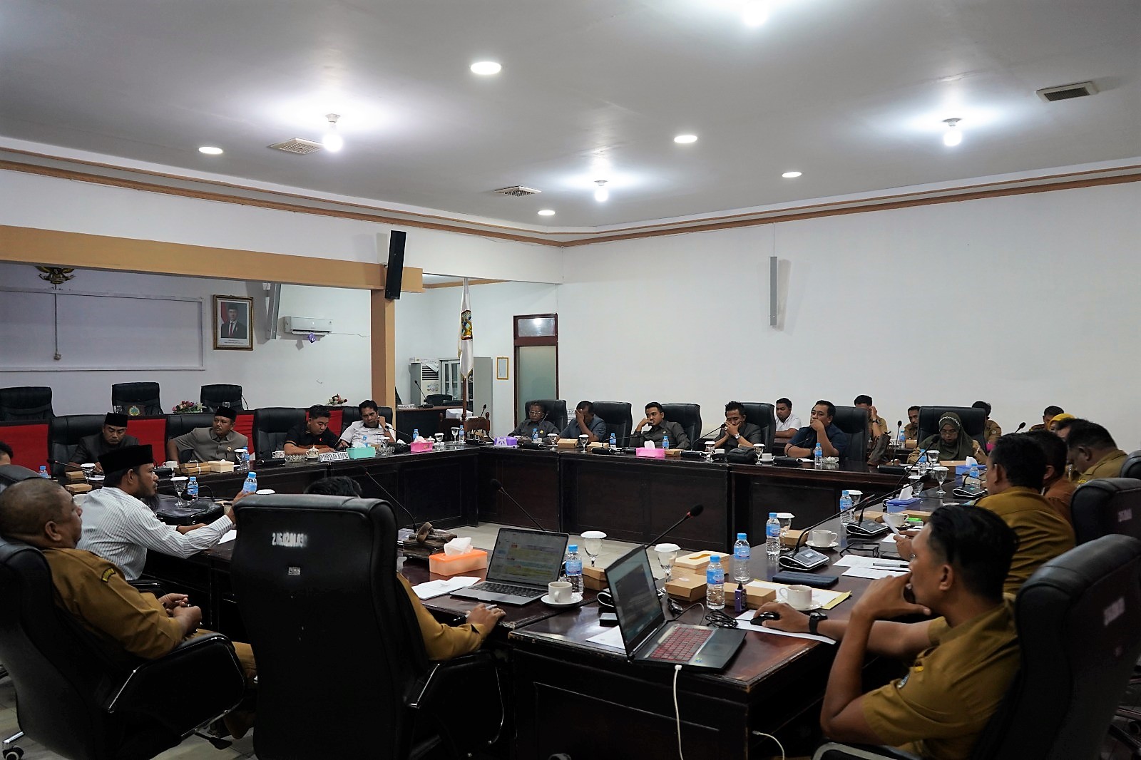 PANSUS DPRD KAYONG UTARA GELAR RAPAT FINALISASI BUPATI TAHUN 2024