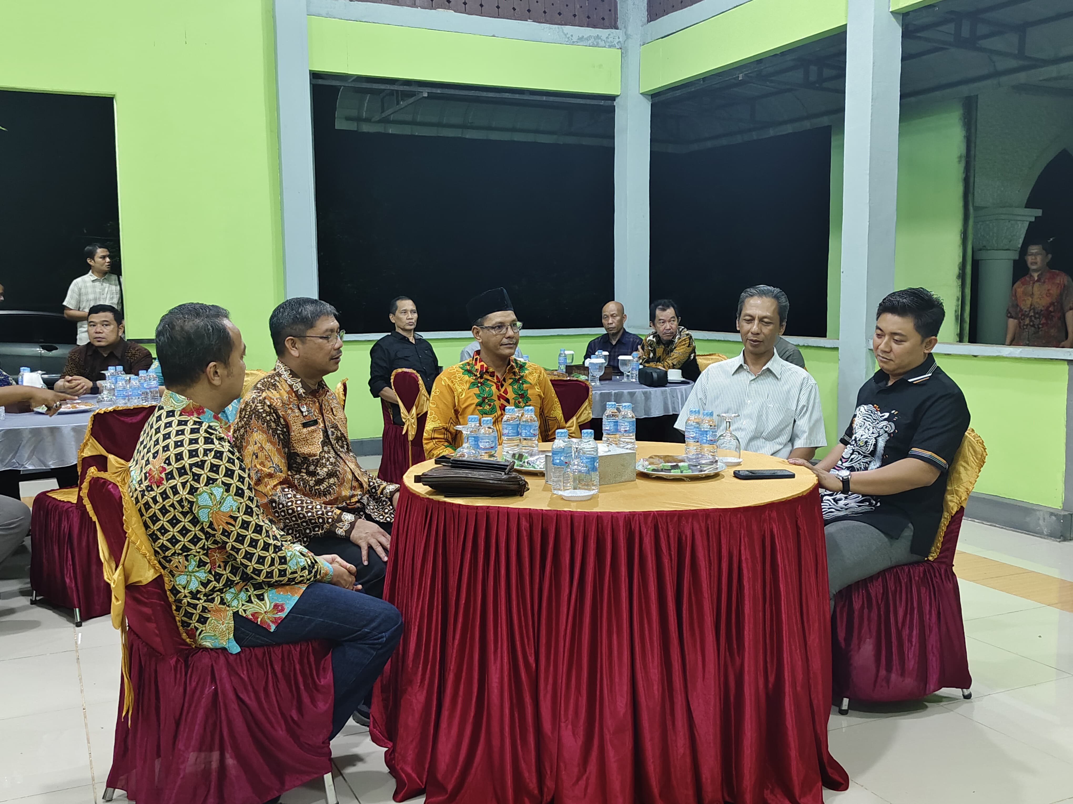 KETUA DPRD KABUPATEN KAYONG UTARA H.SURYA ADITYA, S.H.,M.Pd HADIRI SILATURAHMI DAN RAMAH TAMAH DENGAN KANWIL KEMENKUM KALBAR