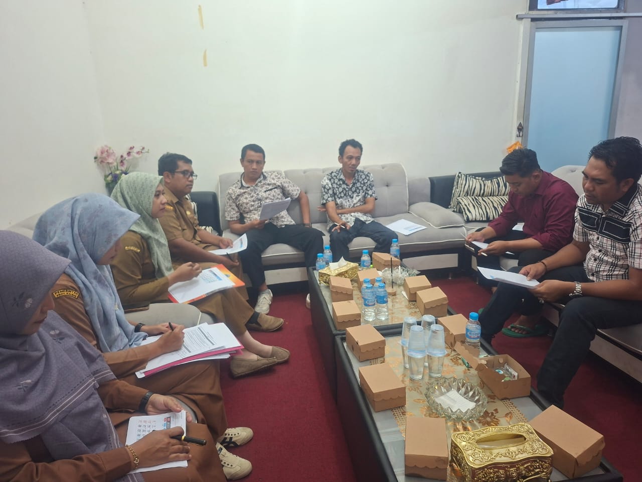 DPRD KABUPATEN KAYONG UTARA GELAR RAPAT BANMUS BAHAS PENJADWALAN KEGIATAN DPRD
