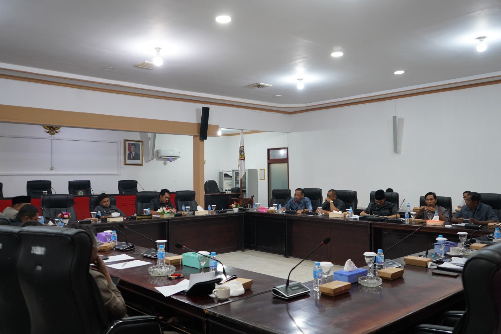 DPRD KABUPATEN KAYONG UTARA GELAR RAPAT INTERNAL