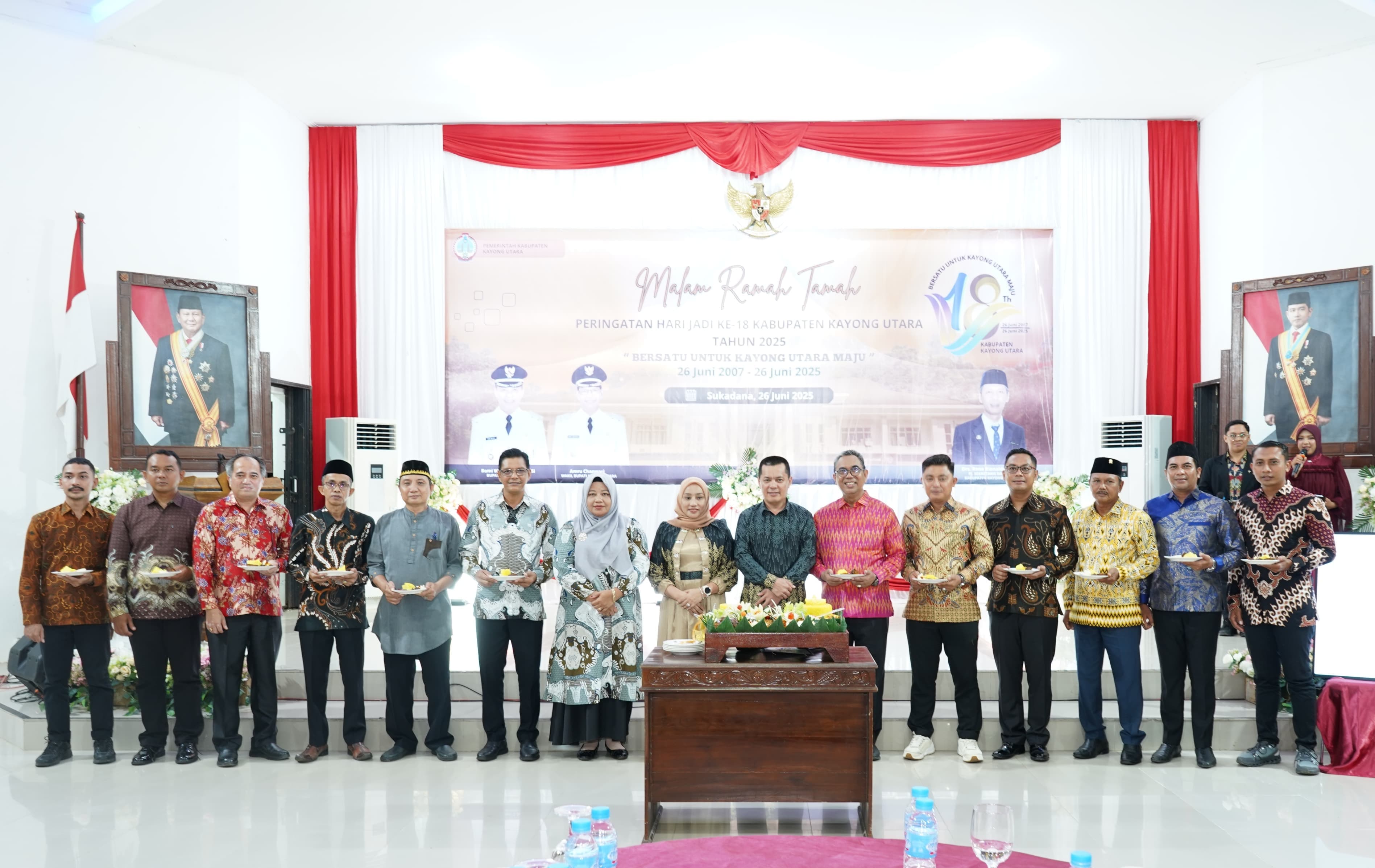 DPRD KABUPATEN KAYONG UTARA HADIRI MALAM RAMAH TAMAH PERINGATAN HARI JADI KE - 18 KABUPATEN KAYONG UTARA TAHUN 2025