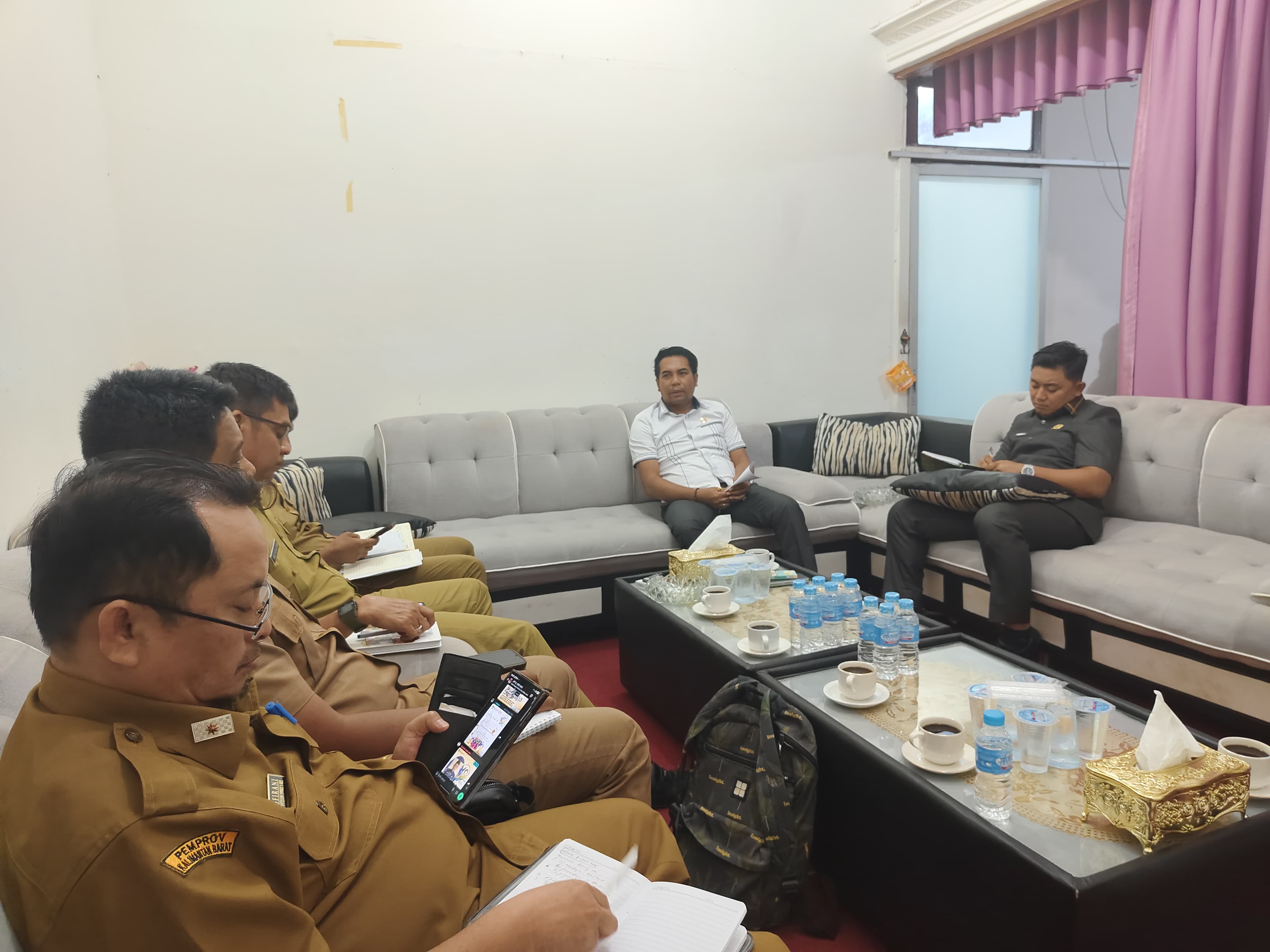 DPRD KABUPATEN KAYONG UTARA GELAR RAPAT PERSIAPAN PEMBAHASAN RANCANGAN PERUBAHAN KUA-PPAS TA. 2025 DAN APBD TA. 2026