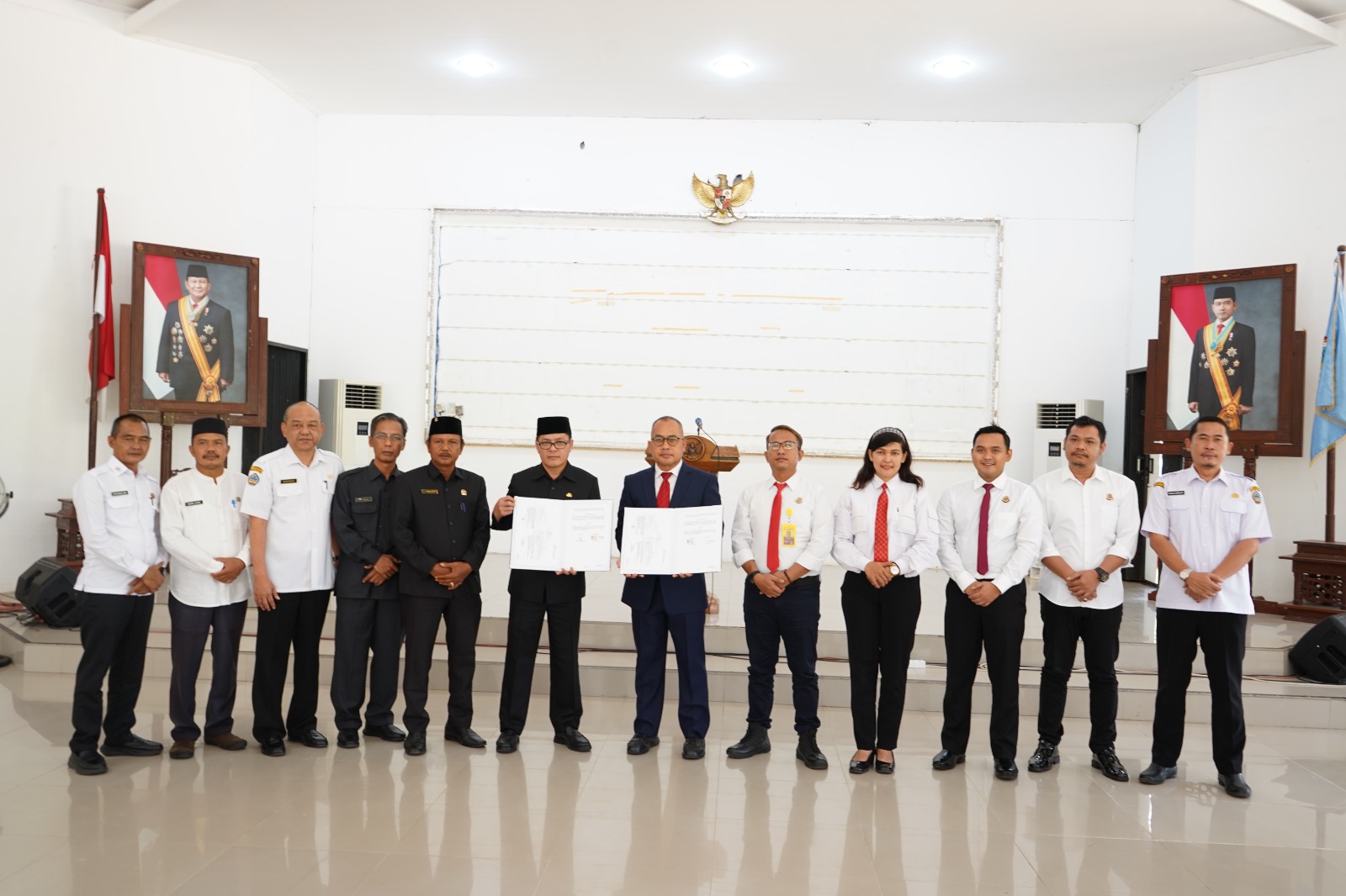 WAKIL KETUA I DPRD KABUPATEN KAYONG UTARA HADIRI PENANDATANGANAN MOU ANTARA PEMKAB KAYONG UTARA DENGAN KEJARI KETAPANG
